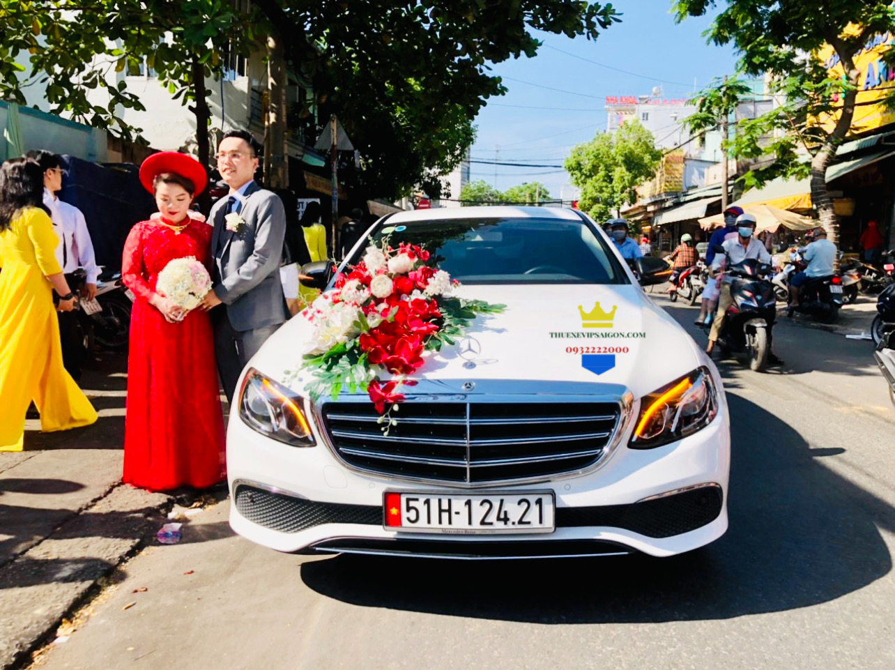 Vip Cars Bảo Dương cho thuê xe cưới thứ hai ngày 25/10/2021