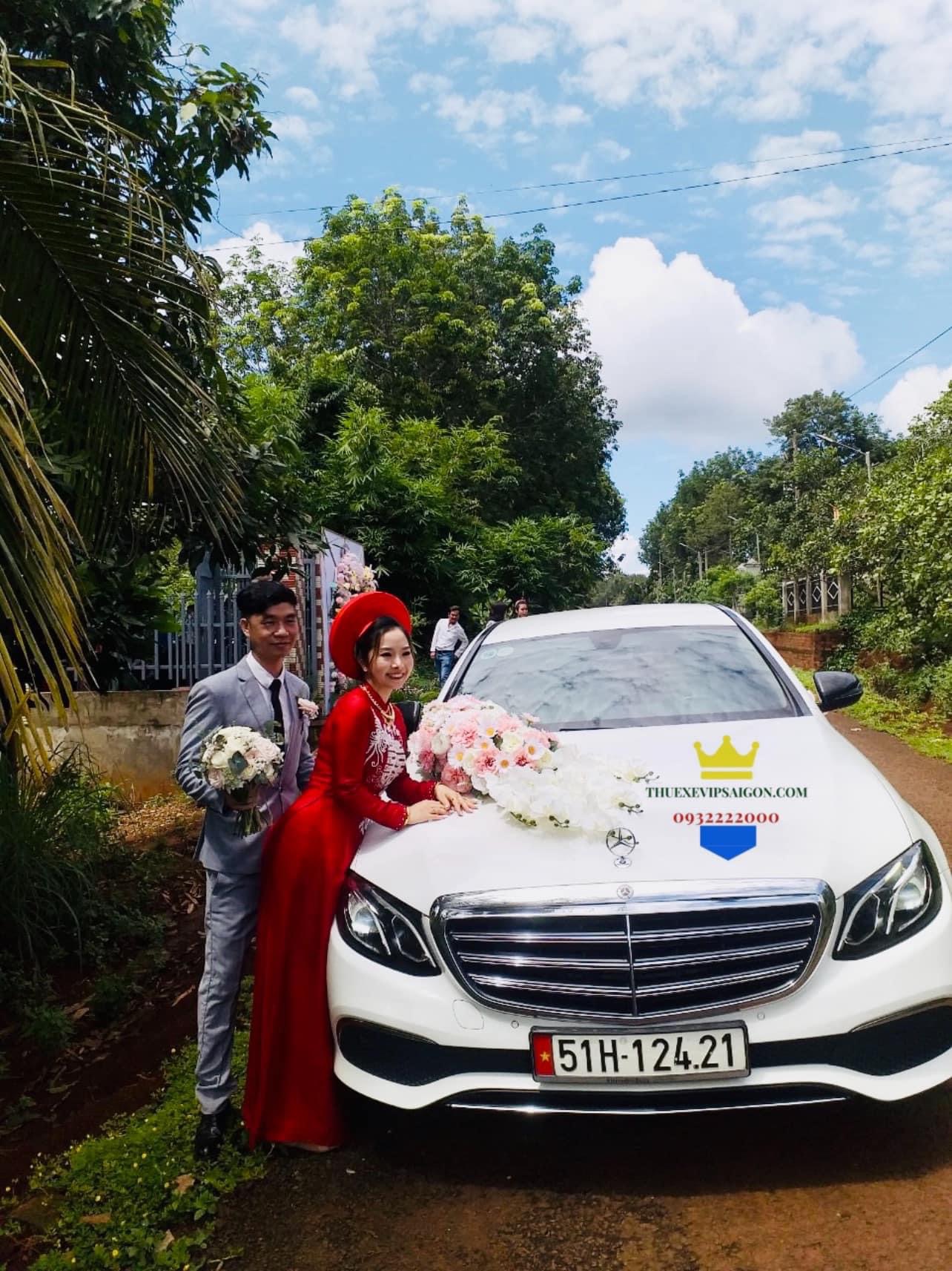 Thuexevipsaigon cho thuê xe cưới Vip Mercedes ngày 20/5/2022