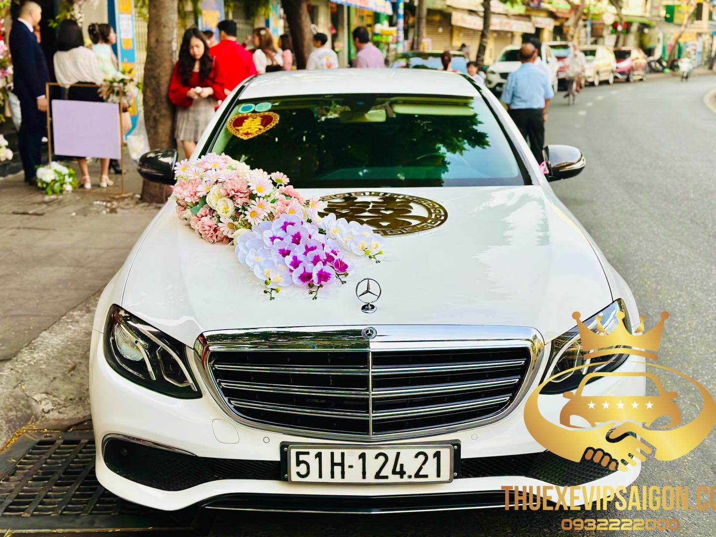 Công ty Vip Cars Bảo Dương cho thuê xe cưới Mercedes ngày 12/2/2023